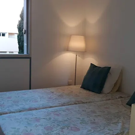 Spacieux Avec Piscine Et Parking Près De La - Fr-1-251-906 * Le Lavandou