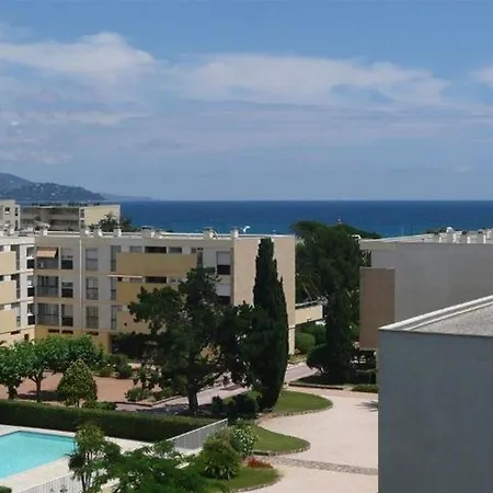 Appartamento Spacieux Avec Piscine Et Parking Près De La - Fr-1-251-906